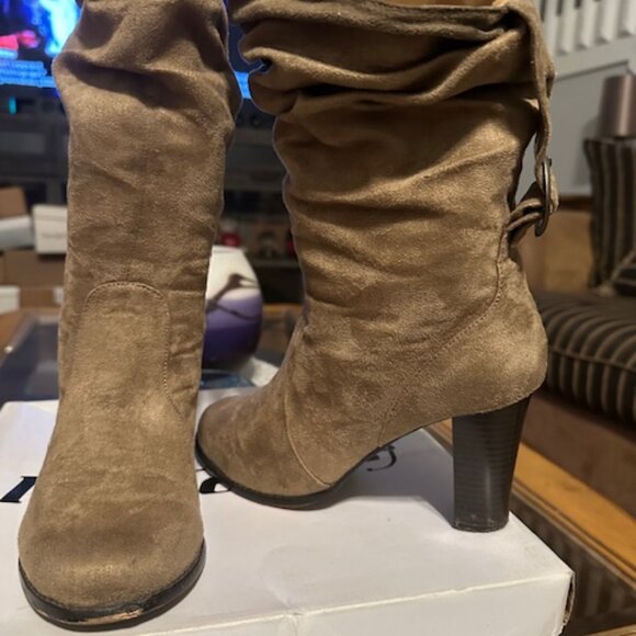boots - Picture 2 of 4